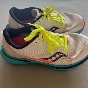 Saucony tennis shoes. Size 12 little girls. Great condition.